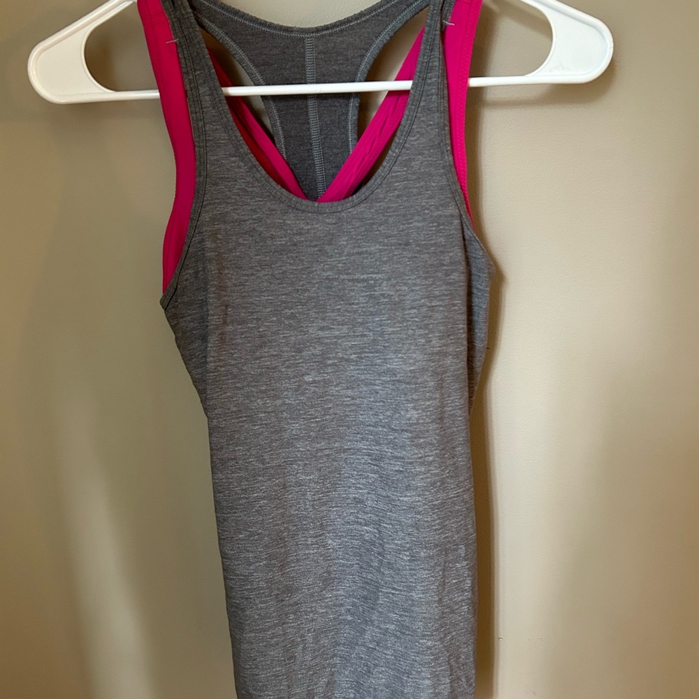Lululemon workout tank top size 4